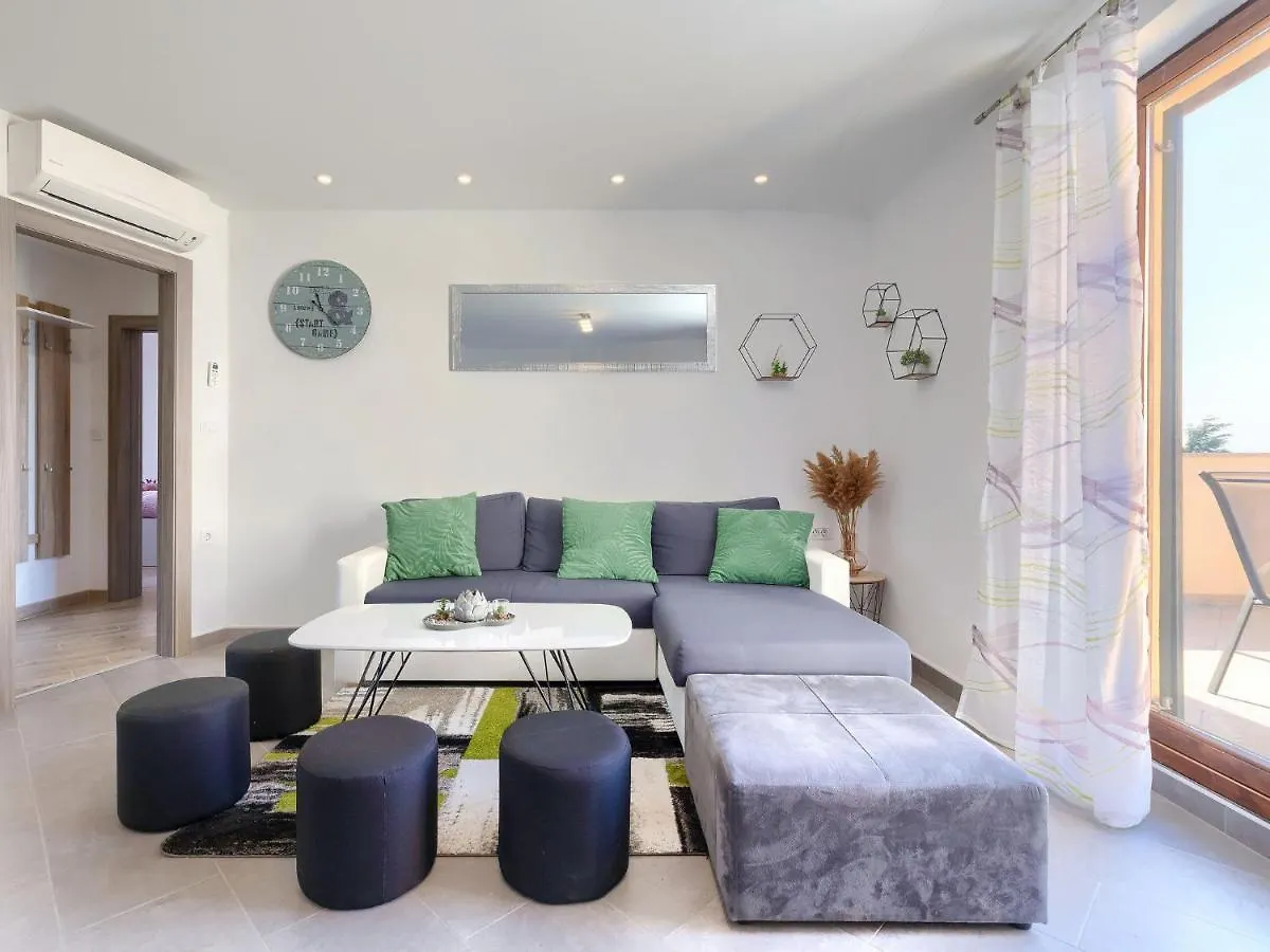 Apartment Joy By Interhome Pula