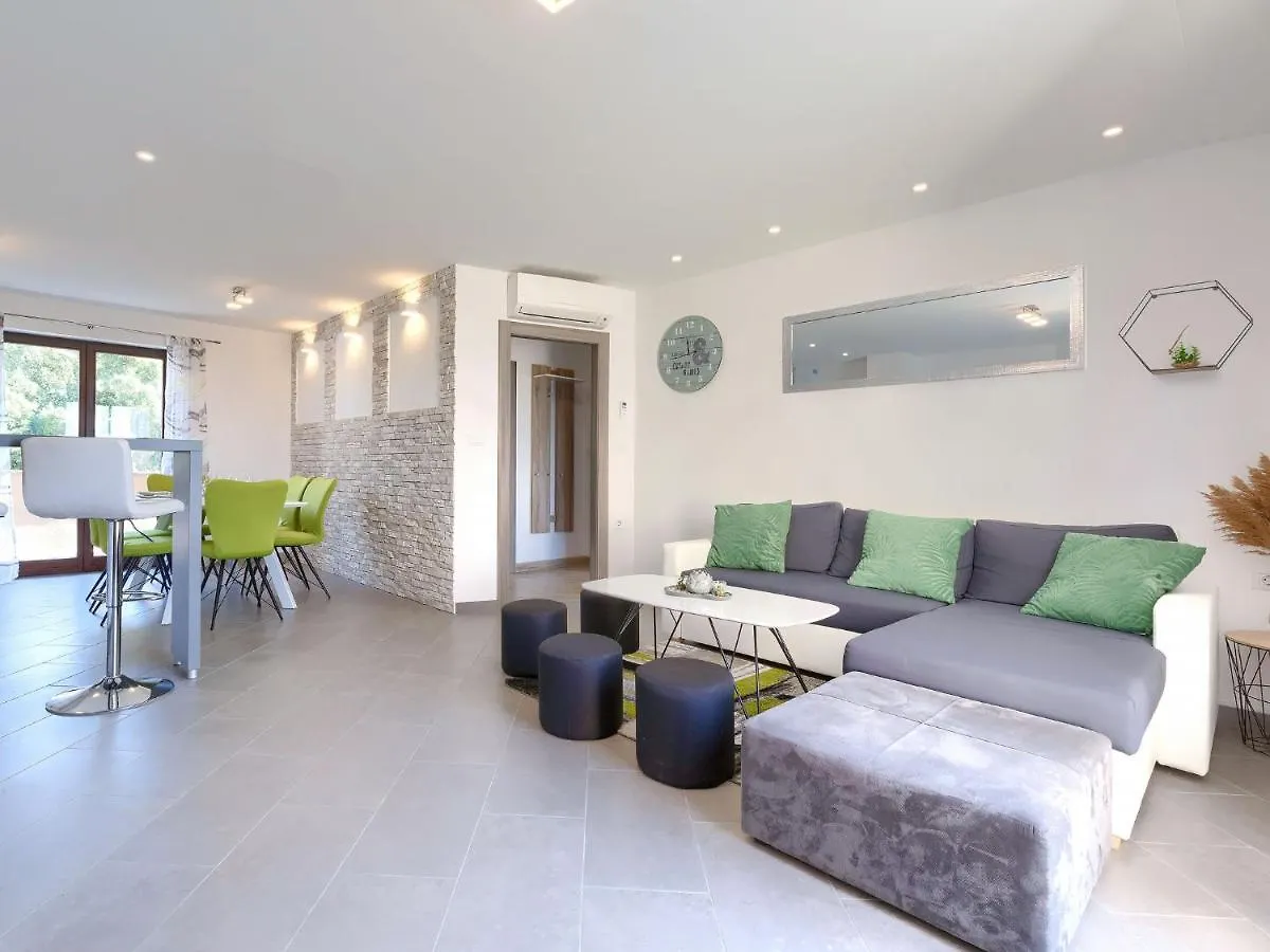 Apartment Joy By Interhome Pula
