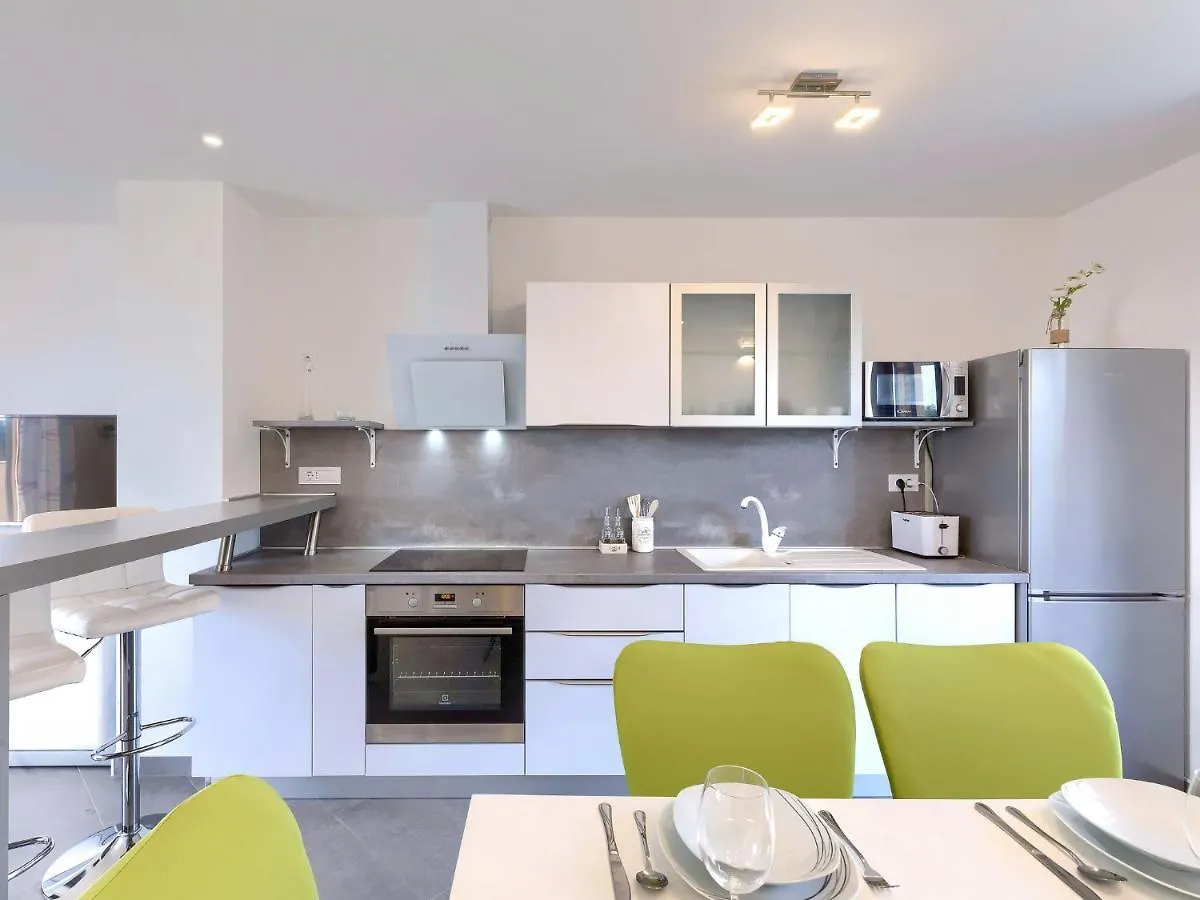 Apartment Joy By Interhome Pula