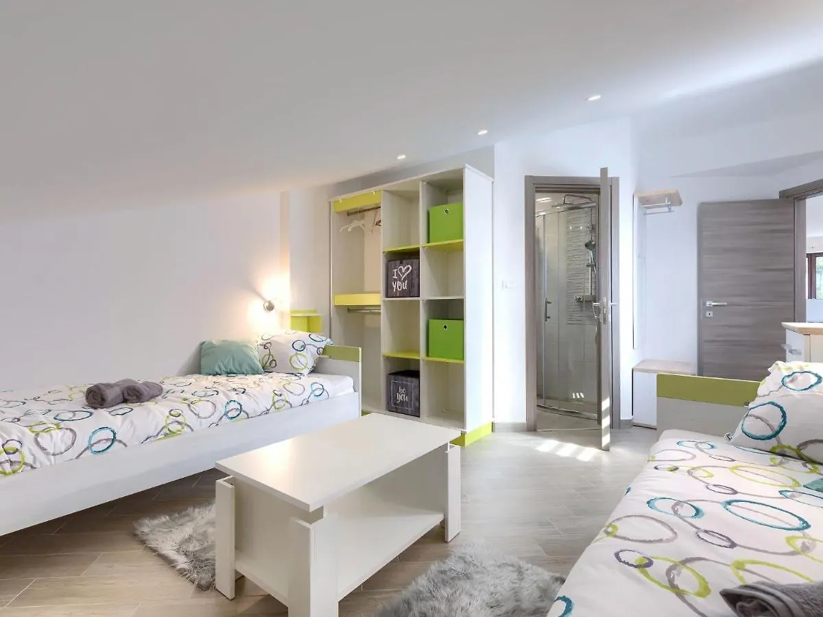 Apartment Joy By Interhome Pula 0*,